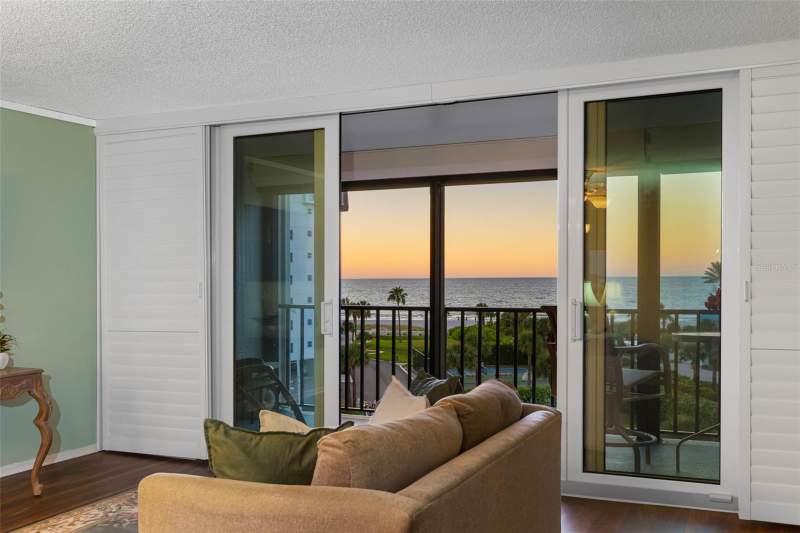 2 bedroom Condominium at 1581 Gulf Boulevard #403N, Harbour The Condo, Clearwater — photo 4