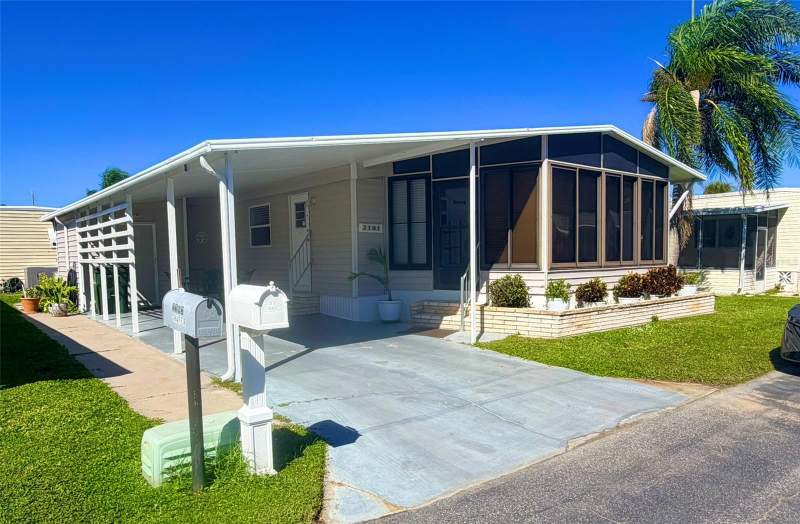 2 bedroom Manufactured Home at 2191 Ca D Oro Drive #38, Venetian Estates, Sarasota — photo 2