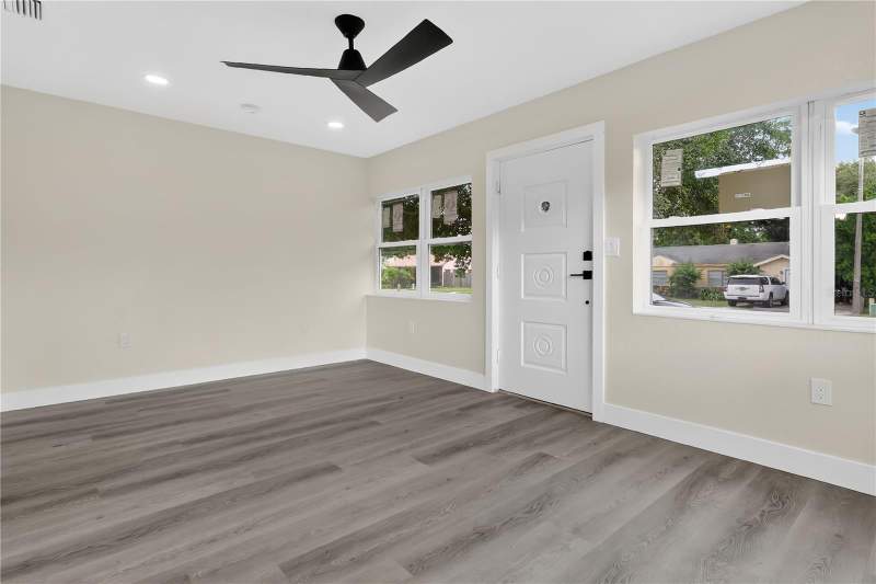 5 bedroom Single Family Residence at 2612 Roxbury Road, Glencoe Sub, Winter Park — photo 2