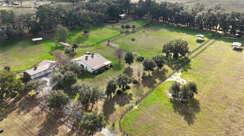 2 bedroom Farm at 9549 NW 80th Avenue, Acreage Non-Subdivision, Ocala — photo 2