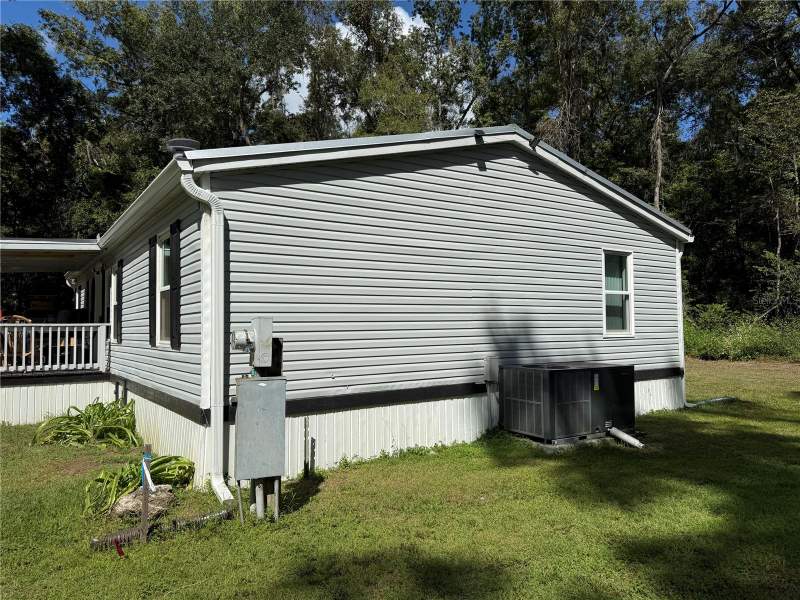 3 bedroom Manufactured Home at 12051 NW 7th Place, Meadow Wood Acres, Ocala — photo 3