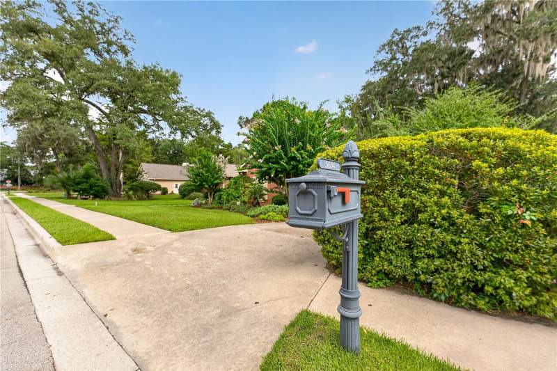 4 bedroom Single Family Residence at 5604 NW 52nd Avenue, Millhopper Forest Ph 1A, Gainesville — photo 3