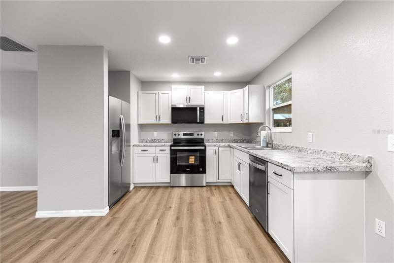 3 bedroom Single Family Residence at 11060 NE 145th Lane, Ft McCoy Estates Mobile Home Sites, Fort Mc Coy — photo 5