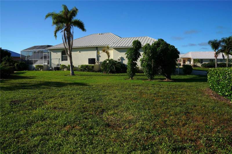 3 bedroom Single Family Residence at 2 Windward Place, Cape Haze Windward, Placida — photo 3