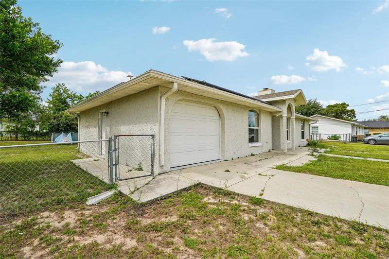 3 bedroom Single Family Residence at 18 SPRING RADIAL, SILVER SPGS SHORES UN 09, OCALA — photo 3