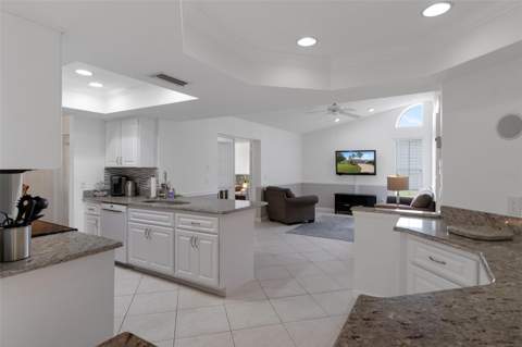 7196 Crown Oaks Drive, Spring Hill FL - photo 15 of 83