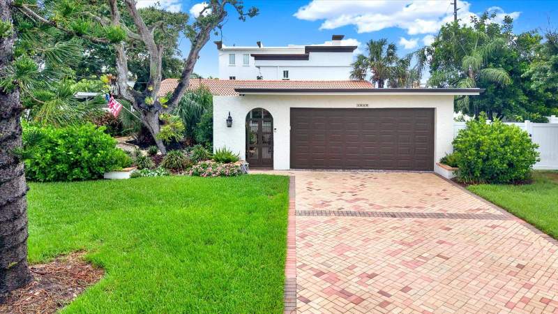 1040 PALM DRIVE home for sale in Belleair Beach Yacht Club Estates
