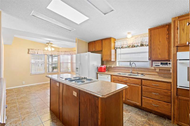 2 bedroom Condominium at 11910 Salina Way #11910, Lake Yale Estates, Leesburg — photo 3