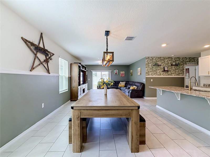 5 bedroom Single Family Residence at 182 Amberwood Way, Magnolia Pointe, Umatilla — photo 5