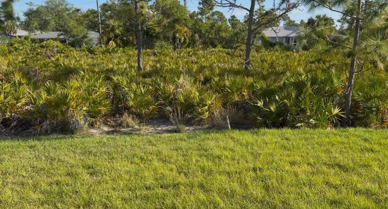 3 bedroom Single Family Residence at 12152 Dubarry Avenue, Port Charlotte Sec 056, Port Charlotte — photo 5