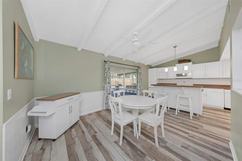 4 bedroom Single Family Residence at 17704 Rivendel Road, Barrington Sub Unit A, Lutz — photo 2