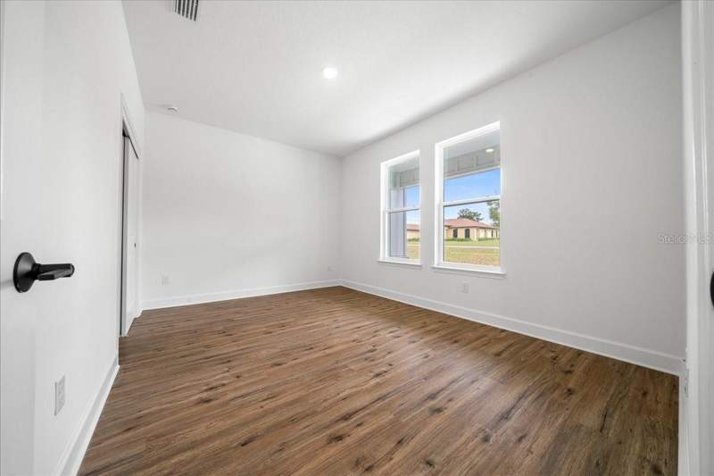 4 bedroom Single Family Residence at 10325 Dotted Wren Avenue, Royal Highlands, Weeki Wachee — photo 5