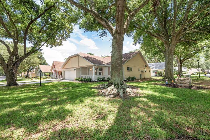 2 bedroom Villa at 8560 SW 90th Street #E, On Top Of The World, Ocala — photo 2