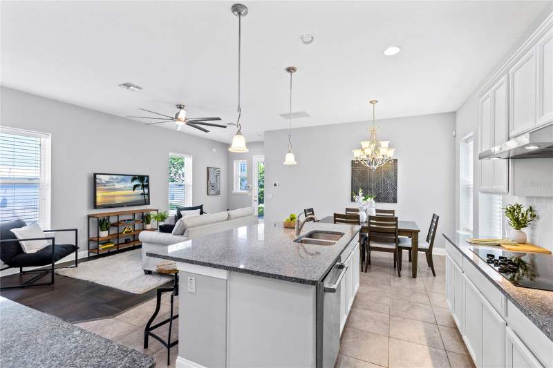 4 bedroom Single Family Residence at 7749 Laureate Boulevard, Laureate Park, Orlando — photo 4