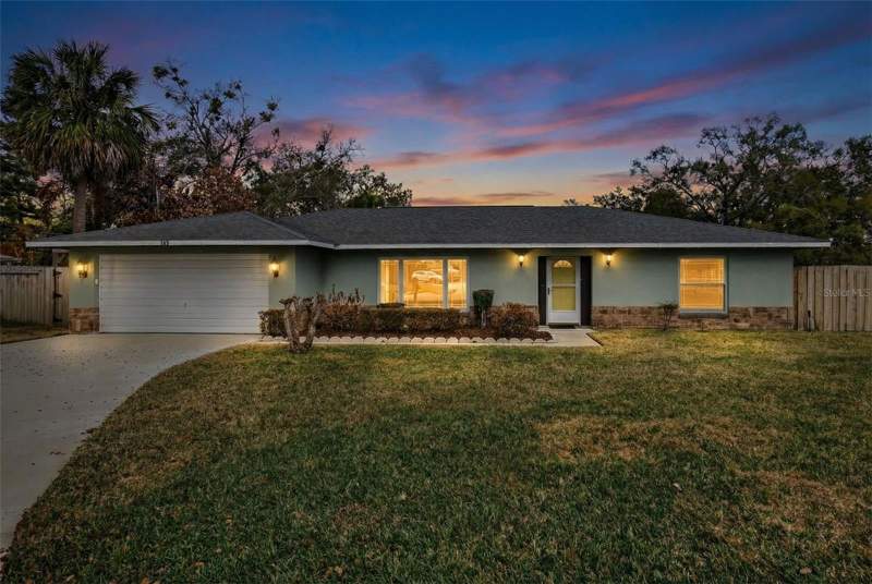 Valencia Shores