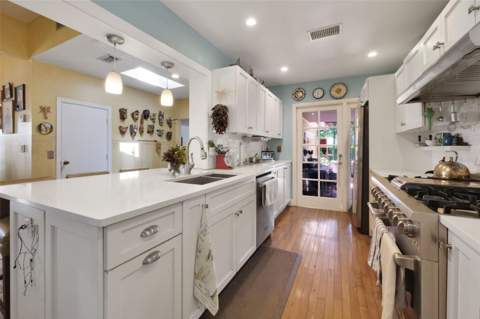 1121 Shorewood Drive, Orlando FL - photo 7 of 35
