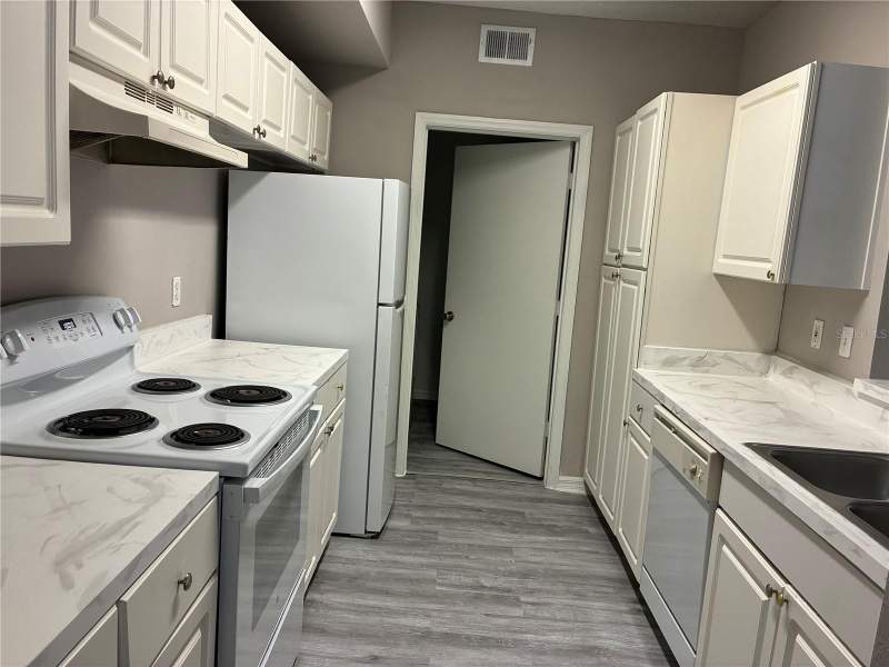 2 bedroom Condominium at 5572 Metrowest Boulevard #209, Palms Club Condo, Orlando — photo 3