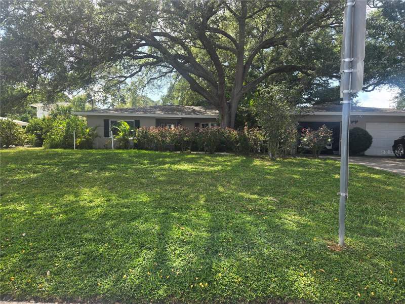 4 bedroom Single Family Residence at 1704 Cypress Avenue, Belleair Estates 4th Add, Belleair — photo 3