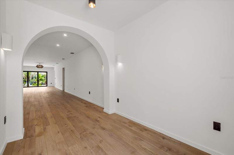 4 bedroom Single Family Residence at 1675 5th Street, Central Park Sub, Sarasota — photo 4