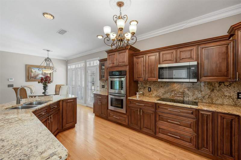 4 bedroom Single Family Residence at 4535 W Beachway Drive, Beach Park, Tampa — photo 4