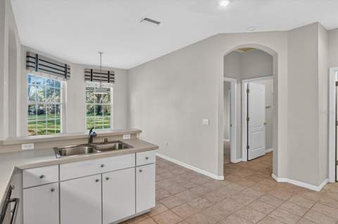 19122 Doves Landing Drive, Tampa FL - photo 18 of 44