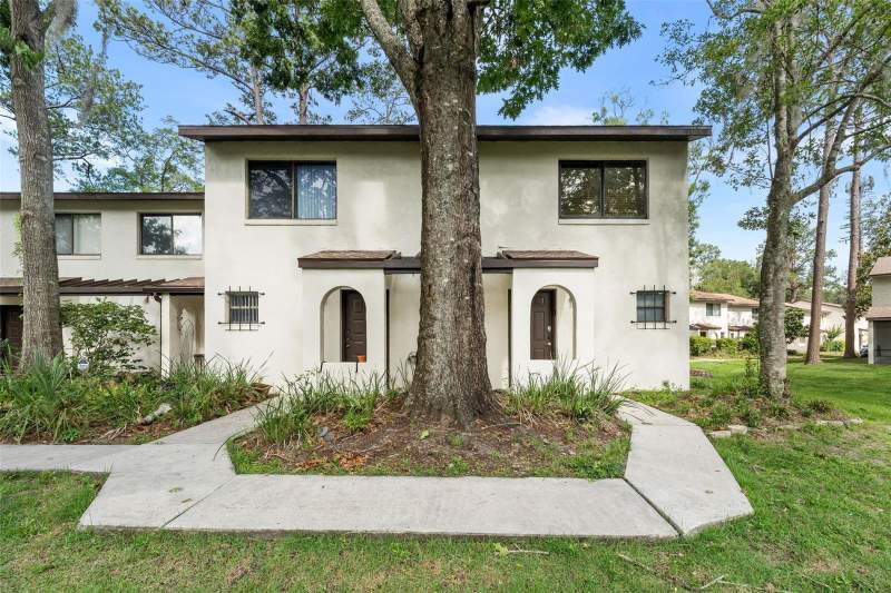2635 SW 35TH PLACE #307 home for sale in Casablanca East