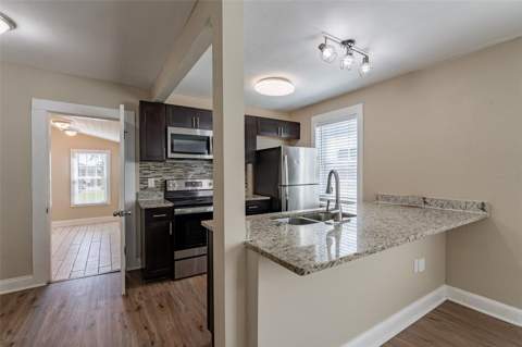 112 S Moss Street, Leesburg FL - photo 7 of 30