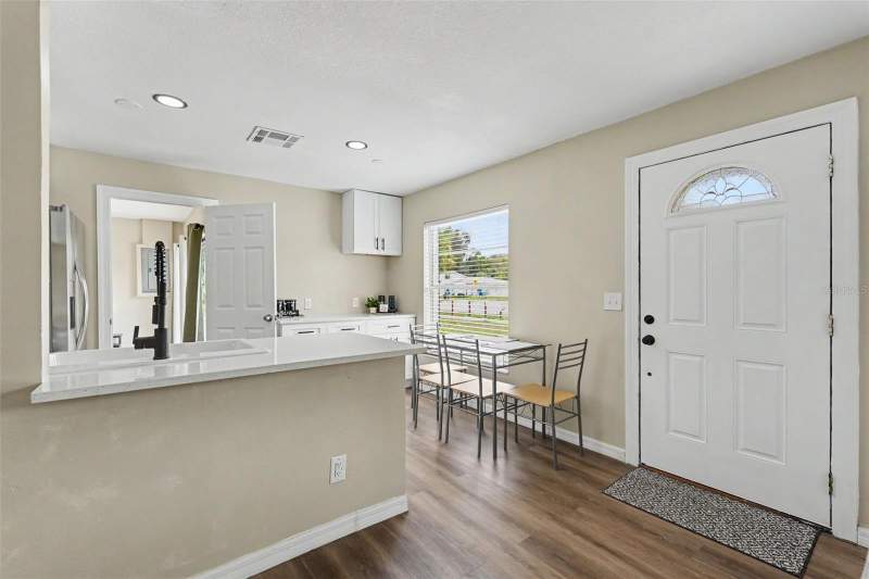 3 bedroom Single Family Residence at 102 Shore Drive, Tampashores Hotel Plaza Sec, Oldsmar — photo 5