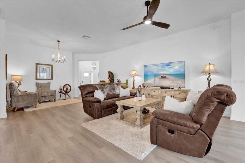 3 bedroom Single Family Residence at 1393 Kenneth Street, Villages/West Lk Un #64, The Villages — photo 4