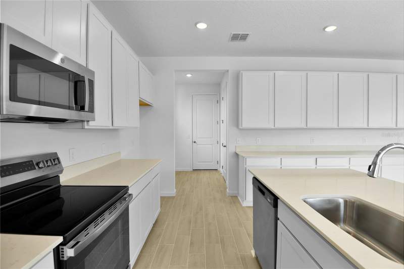 5 bedroom Single Family Residence at 179 Flag Lilly Lane, Seasons At Magnolia Pointe, Umatilla — photo 5