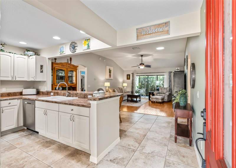 3 bedroom Single Family Residence at 2182 Kaylee Drive, Villages/Sumter, The Villages — photo 4