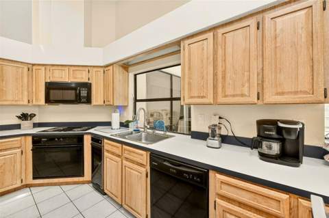 9757 Hermosillo Drive, New Port Richey FL - photo 19 of 55