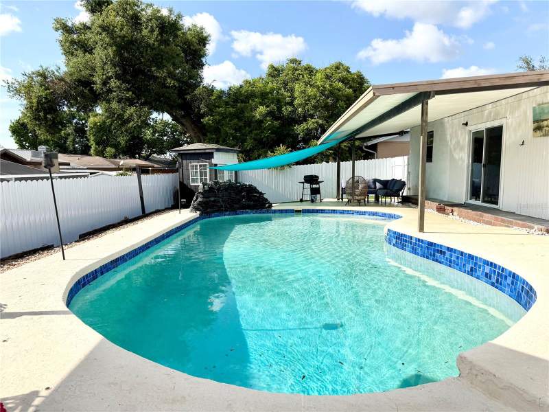3 bedroom Single Family Residence at 143 Valley Circle, Brandon Valley Sub, Brandon — photo 4