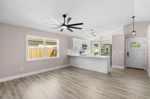 6330 Ruthie Drive, Orlando FL - photo 13 of 35
