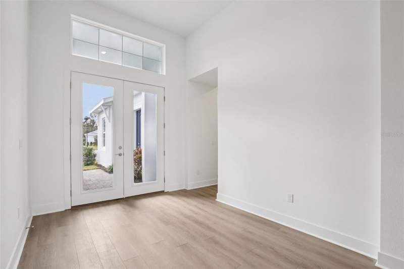 6 bedroom Single Family Residence at 8218 Golden Beach Court, Seaire, Parrish — photo 2
