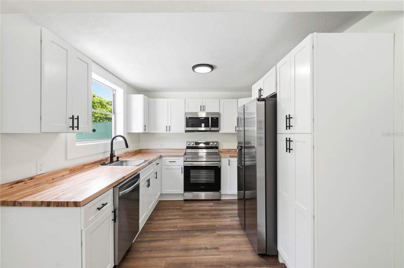 3 bedroom Single Family Residence at 1404 E 26th Avenue, Benjamins 3rd Sub, Tampa — photo 4