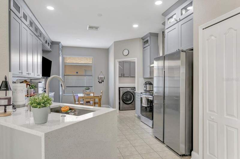 5 bedroom Single Family Residence at 501 Stone Briar Drive, Mira Lago West Ph 1, Ruskin — photo 4
