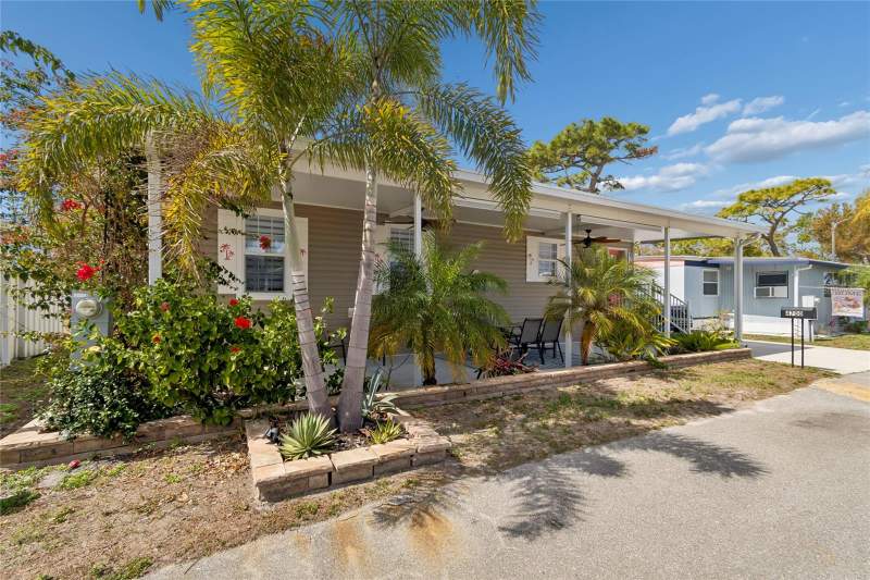 1 bedroom Manufactured Home at 4700 67th Way #55, El Rey Mobile Home Park Unrec, St Petersburg — photo 2