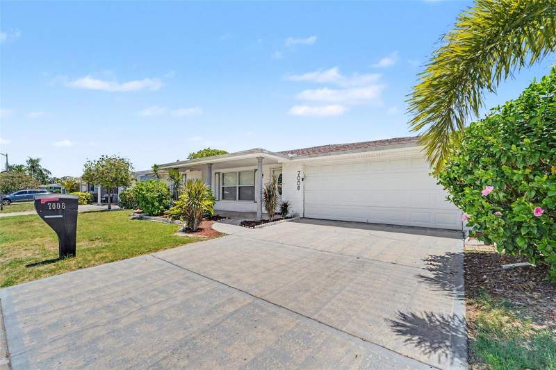 3 bedroom Single Family Residence at 7006 Maplehurst Drive, Embassy Hills, Port Richey — photo 3