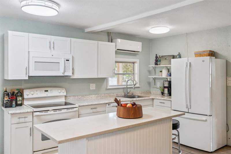 2 bedroom Single Family Residence at 809 Grandview Avenue, Stewarts Sub, Altamonte Springs — photo 2