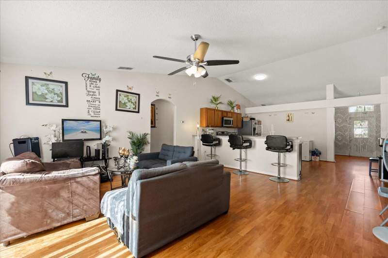 4 bedroom Single Family Residence at 1321 Dunbarton Court, Poinciana Village 2 Nbhd 1, Kissimmee — photo 5