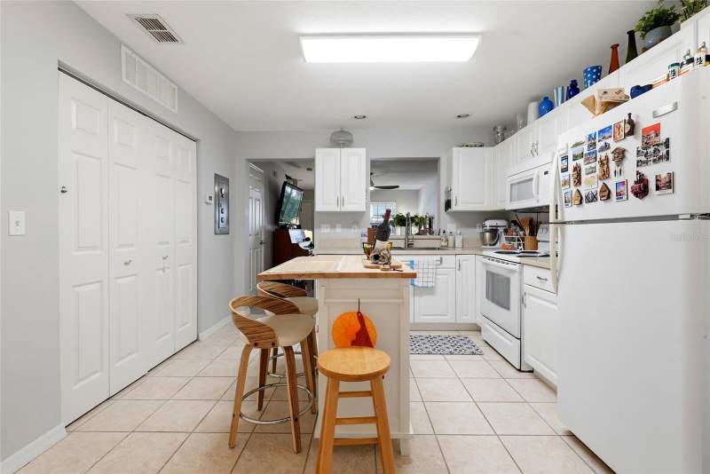 2 bedroom Condominium at 4611 SW 48th Way #108, Hailey Forest Condo, Gainesville — photo 2