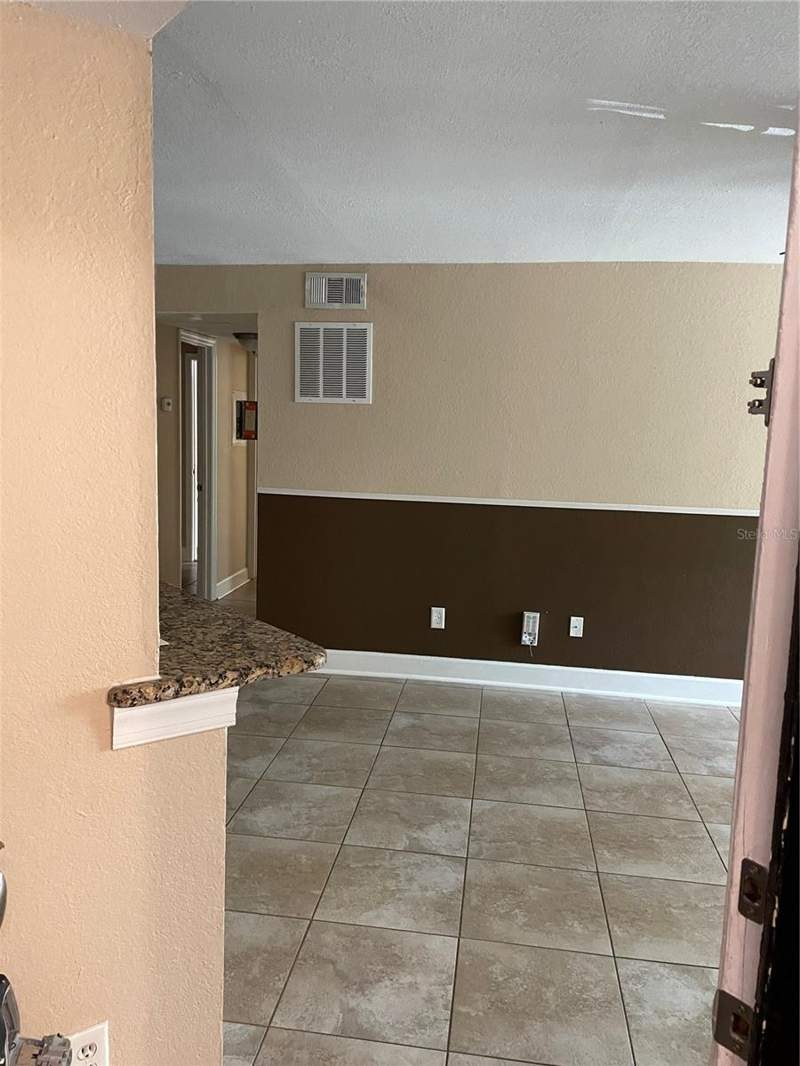 2 bedroom Condominium at 4512 Commander Drive #1725, Venetian Place, Orlando — photo 3