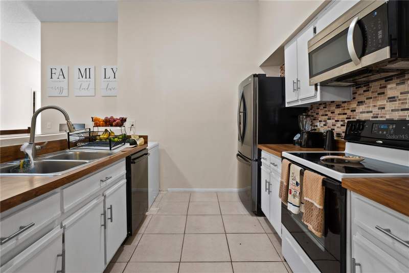 2 bedroom Townhouse at 167 Clear Lake Circle, Hidden Lake Villas Ph 3, Sanford — photo 4