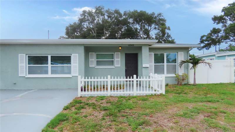 3 bedroom Single Family Residence at 6543 34TH TERRACE, MILES PINES, ST PETERSBURG — photo 2