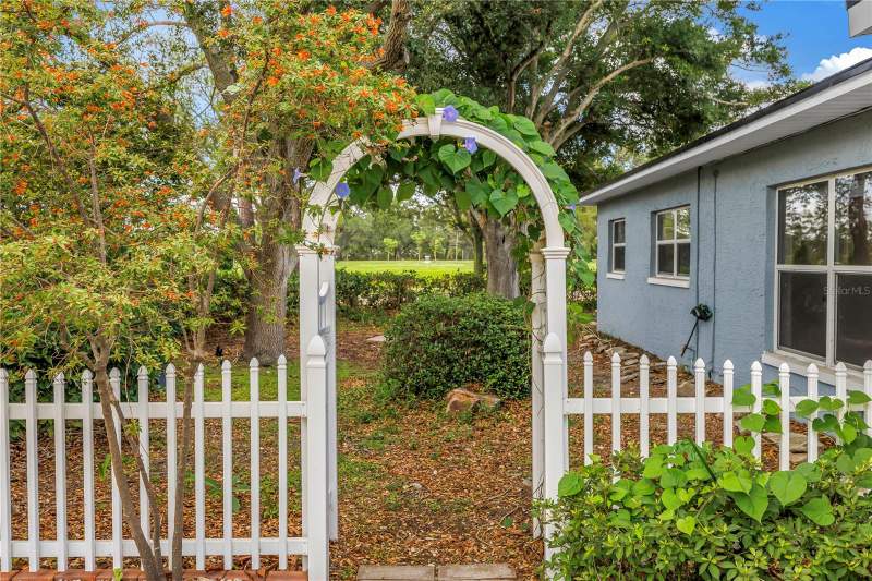 3 bedroom Single Family Residence at 7400 19TH AVENUE, JUNGLE COUNTRY CLUB 4TH ADD, ST PETERSBURG — photo 2