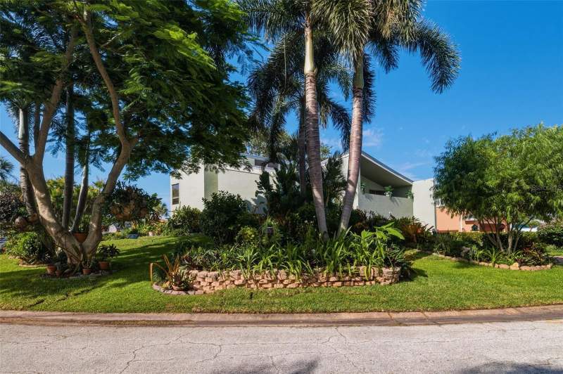 3 bedroom Single Family Residence at 735 79th Circle, South Cswy Isle 4th Add, St Petersburg — photo 4