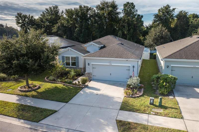 3 bedroom Single Family Residence at 13786 Hunting Creek Place, Villages Of Avalon Ph 3A, Spring Hill — photo 2