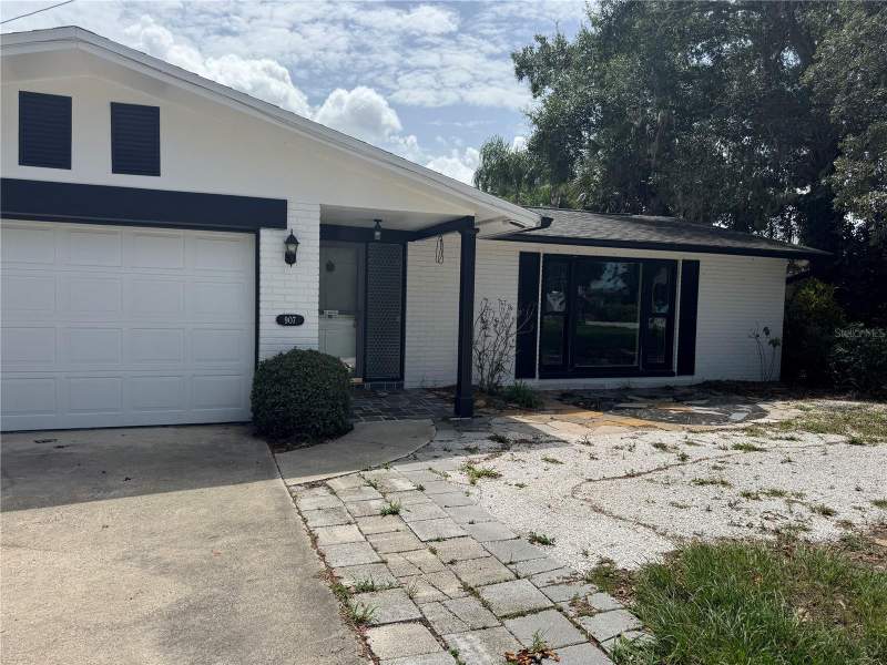 4 bedroom Single Family Residence at 907 S FLORIDA AVENUE, EL HOADLEYS ADD, TARPON SPRINGS — photo 1