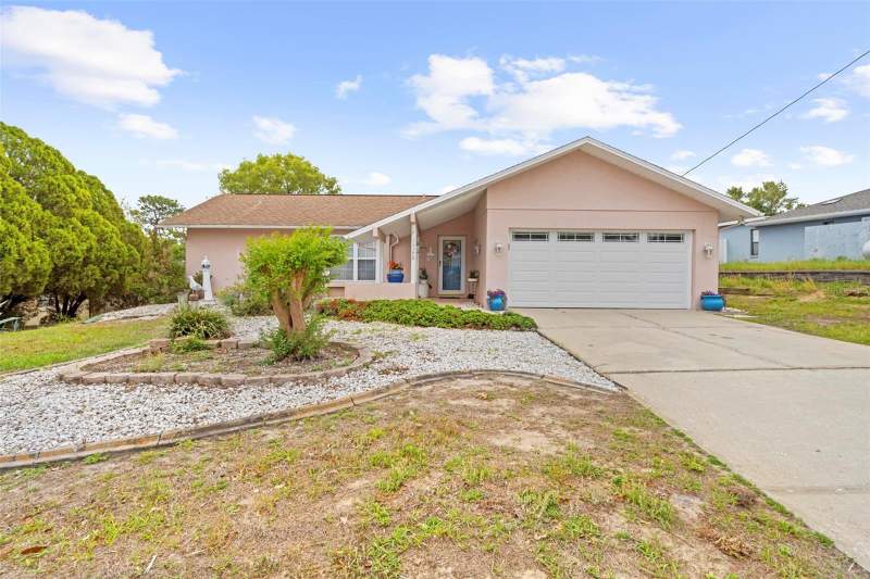 2 bedroom Single Family Residence at 13378 Drayton Drive, Spring Hill, Spring Hill — photo 2